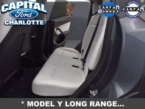 Used 2022 Tesla Model Y Long Range image 11