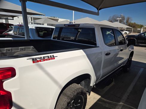 Used 2024 Chevrolet Silverado 1500 Custom Trail Boss w/ LPO, Dark Essentials Package image 7