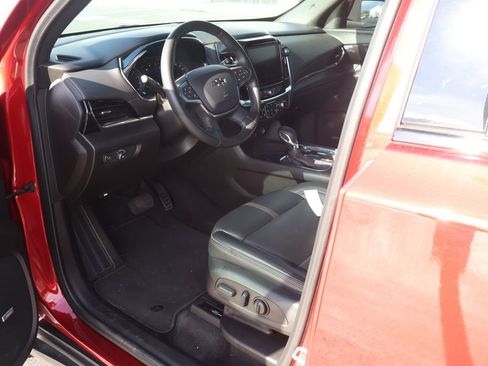 Used 2023 Chevrolet Traverse RS w/ LPO, Cargo Package image 8
