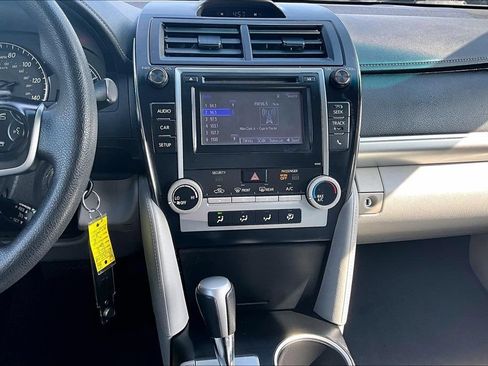 Used 2014 Toyota Camry LE FWD image 7