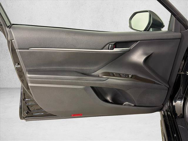Used 2021 Toyota Camry SE FWD image 10