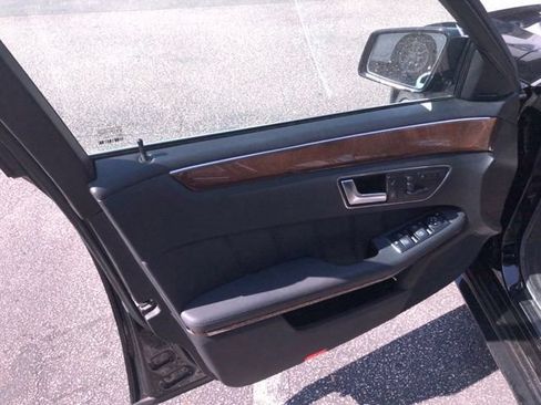 Used 2013 Mercedes-Benz E 350 4MATIC Sedan image 21