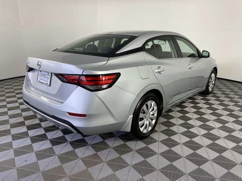 Used 2021 Nissan Sentra S image 9