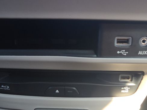 Used 2020 Chrysler Pacifica Touring-L Plus FWD image 37