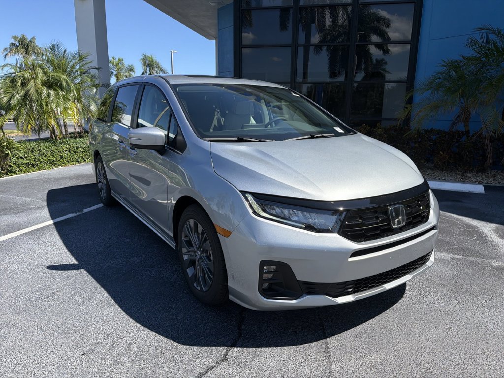 New 2027 Honda Odyssey Touring image 2