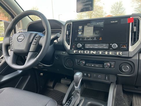 New 2026 Nissan Frontier SV image 3