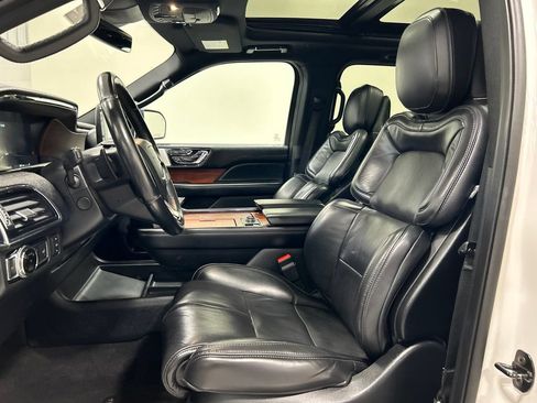 Used 2019 Lincoln Navigator Reserve AWD/4WD image 10