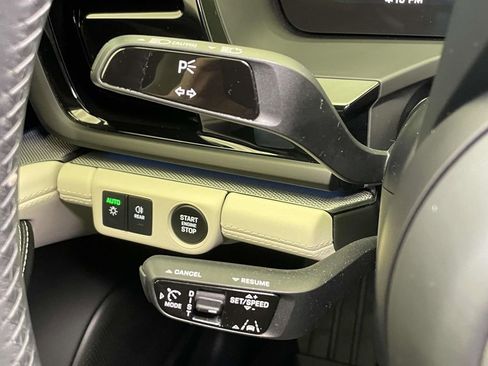 Used 2024 Porsche Panamera 4 image 40