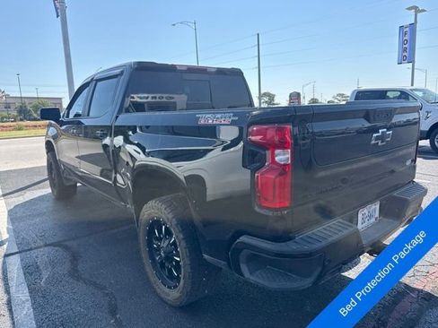 Used 2022 Chevrolet Silverado 1500 LT Trail Boss w/ LT Trail Boss Premium Package AWD/4WD image 12