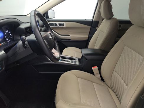 Used 2022 Ford Explorer XLT RWD image 17