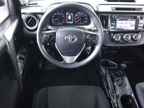 Used 2018 Toyota RAV4 LE AWD/4WD image 26
