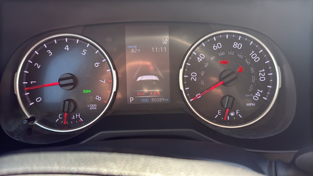 Used 2020 Toyota RAV4 XLE Premium FWD image 21