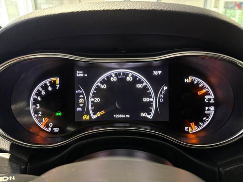 Used 2017 Jeep Grand Cherokee Altitude AWD/4WD image 11