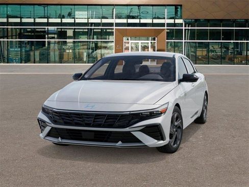 New 2026 Hyundai Elantra Sport image 6