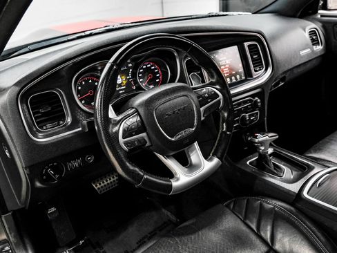 Used 2016 Dodge Charger SRT w/ Harman/Kardon Audio Group RWD image 20