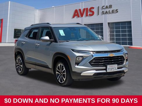 Used 2025 Chevrolet TrailBlazer LT AWD/4WD image 3