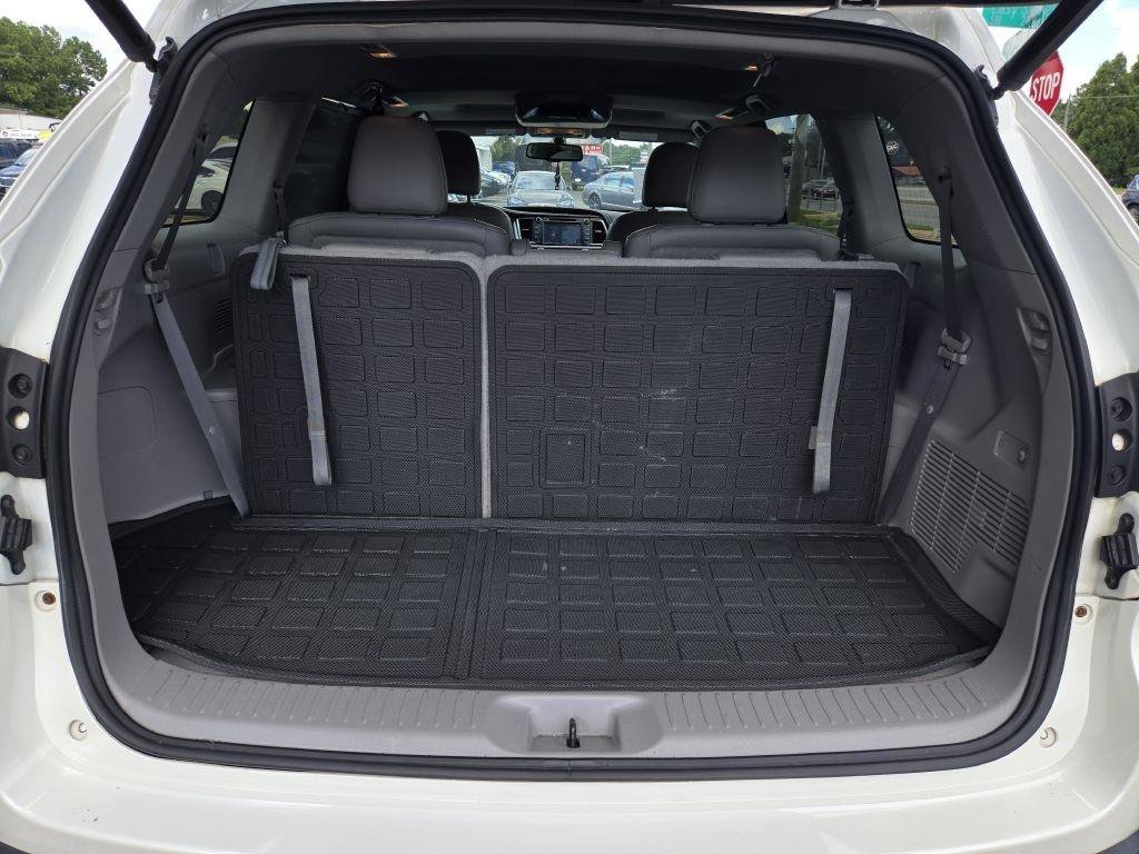 Used 2016 Toyota Highlander Limited FWD image 18