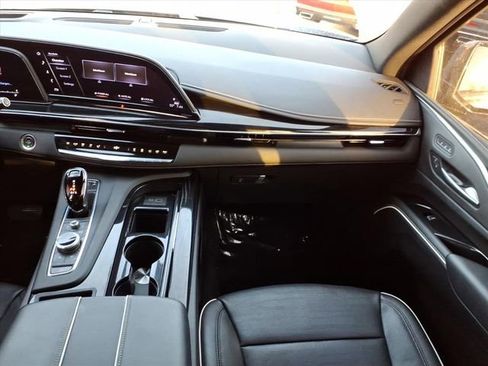 Used 2023 Cadillac Escalade ESV Sport w/ LPO, ONYX Package image 18