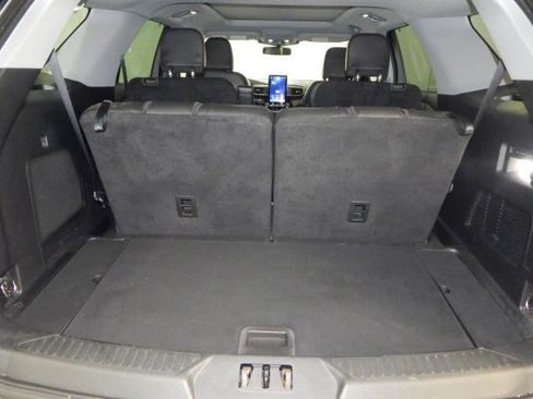 Used 2022 Ford Explorer Limited w/ Hybrid Equipment Group 310A RWD image 16