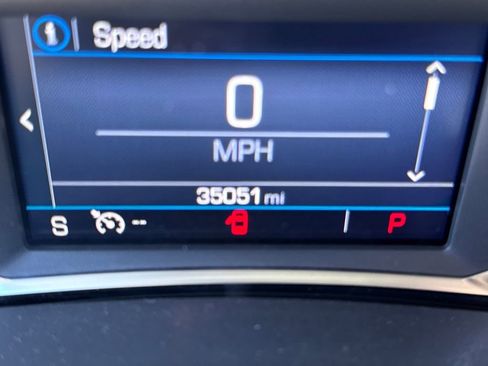 Used 2024 GMC Terrain SLE image 23