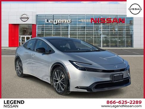 Used 2023 Toyota Prius LE image 1