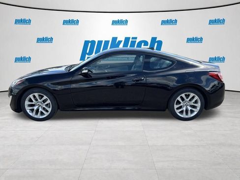 Used 2016 Hyundai Genesis 3.8 RWD image 8