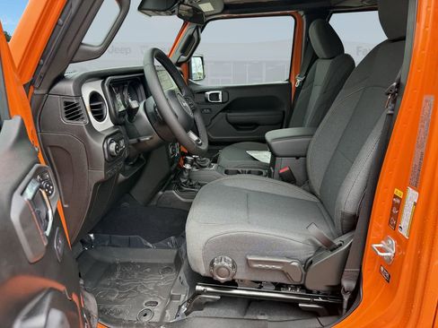 New 2025 Jeep Gladiator Sport image 14