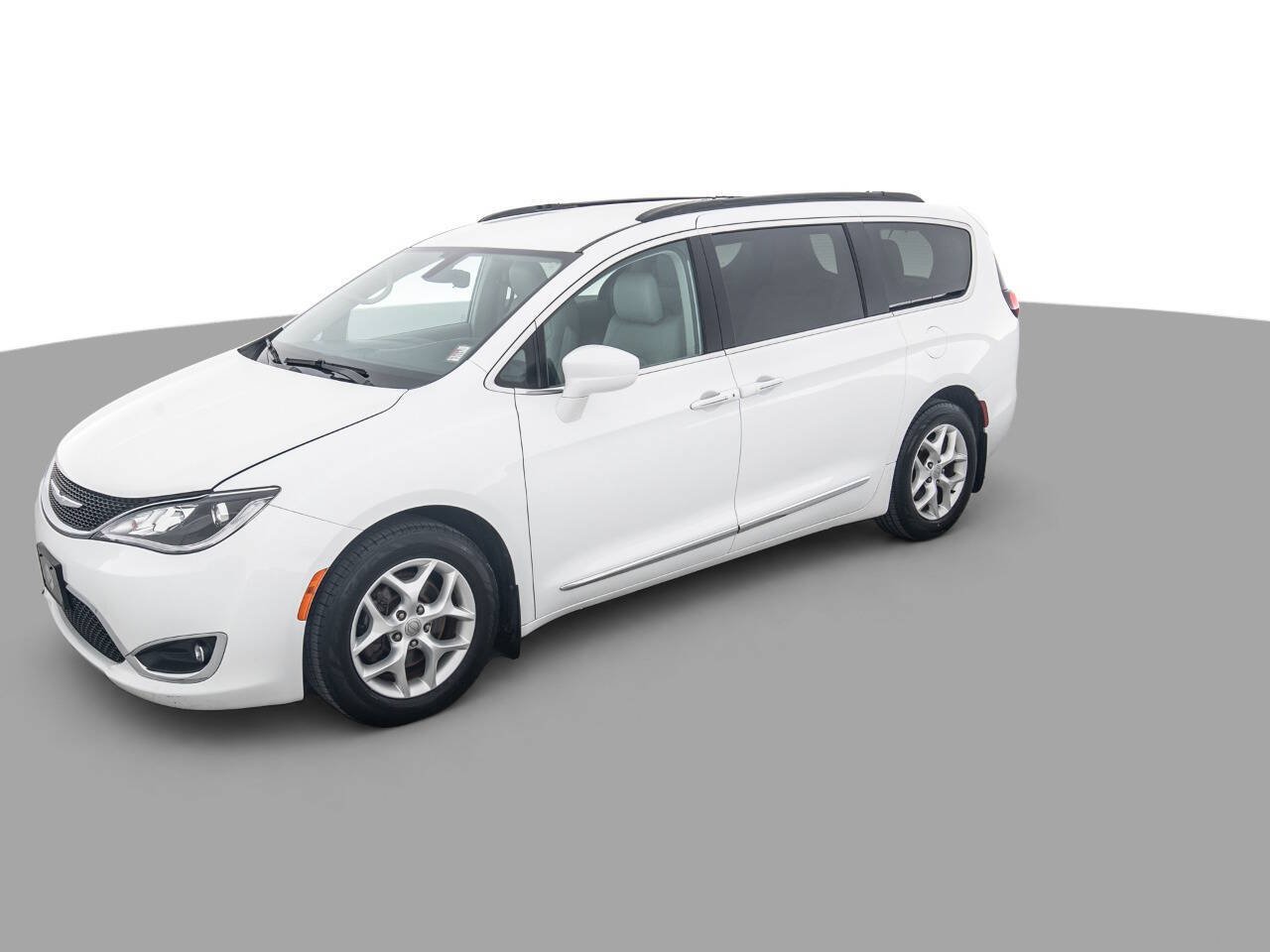 Used 2017 Chrysler Pacifica Touring-L w/ Tire & Wheel Group FWD image 9
