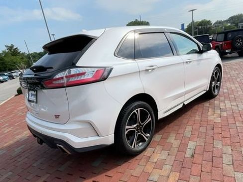 Used 2019 Ford Edge ST w/ Cold Weather Package AWD/4WD image 9