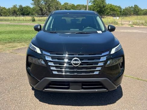 Used 2026 Nissan Rogue S FWD image 2
