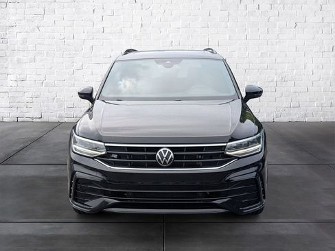 Used 2023 Volkswagen Tiguan SE R-Line FWD image 3