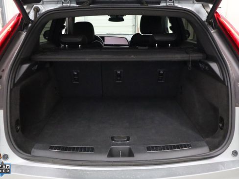 Used 2025 Cadillac XT4 Premium Luxury FWD image 27