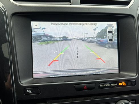 Used 2018 Ford Explorer XLT w/ Equipment Group 202A image 21