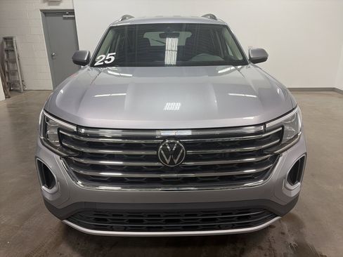 Certified 2025 Volkswagen Atlas SE AWD/4WD image 8