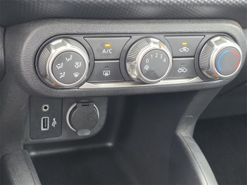 Used 2024 Nissan Kicks S image 16