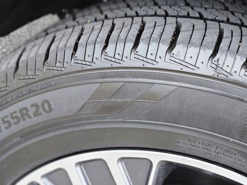 Used 2024 Jeep Wagoneer L Series II w/ Flexible Seating Group image 11