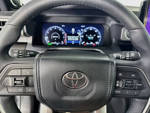 New 2026 Toyota 4Runner Limited AWD/4WD image 14