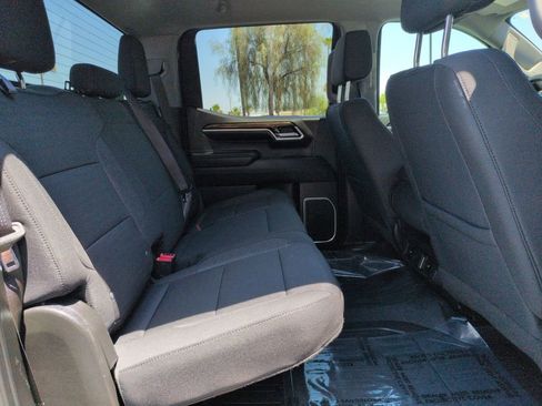 Used 2023 GMC Sierra 1500 SLE AWD/4WD image 16