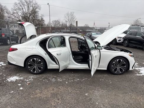 Used 2025 Mercedes-Benz E 350 4MATIC Sedan image 29