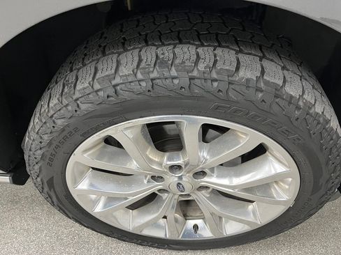 Used 2018 Ford Expedition Max Platinum AWD/4WD image 18