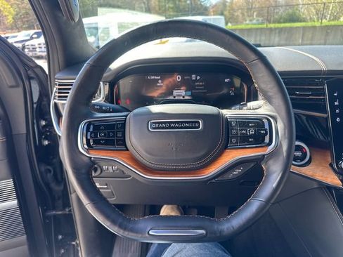 Used 2024 Jeep Grand Wagoneer Series III AWD/4WD image 30