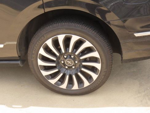 Used 2022 Lincoln Navigator Black Label AWD/4WD image 16