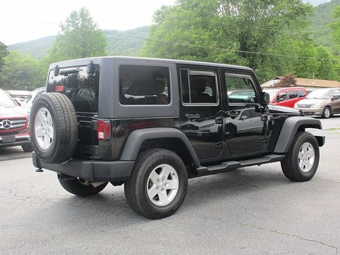 Used 2012 Jeep Wrangler Unlimited Sport image 6