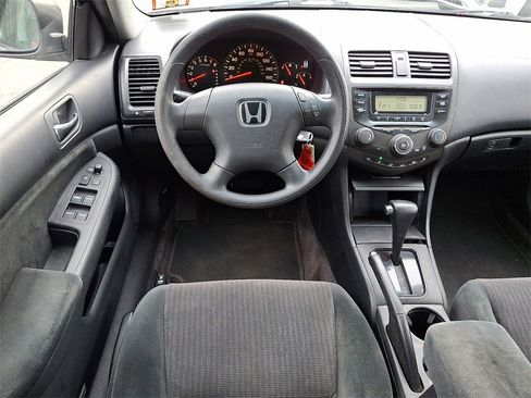 Used 2005 Honda Accord LX image 3