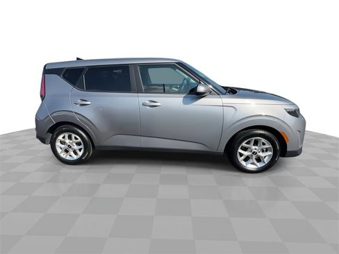 Used 2023 Kia Soul LX w/ Option Group 015 image 9
