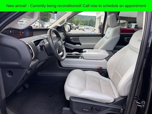 Used 2025 Ford Expedition Platinum AWD/4WD image 10