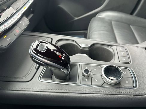 Used 2023 Cadillac XT4 Premium Luxury image 23