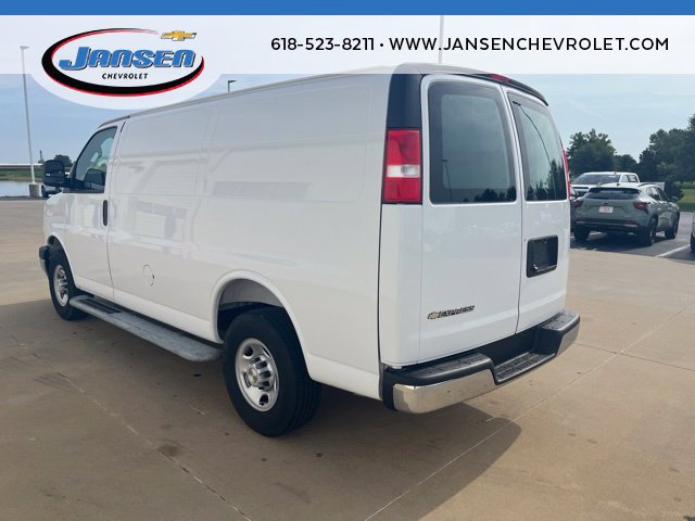 Used 2025 Chevrolet Express 2500 w/ Driver Convenience Package RWD image 4