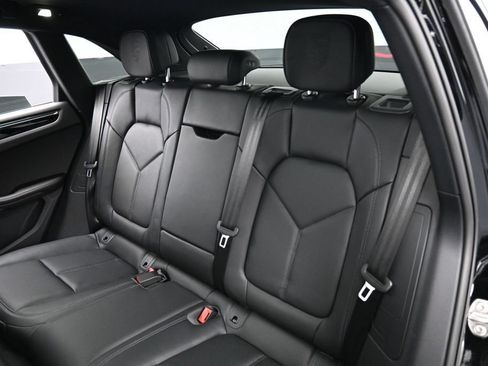 Certified 2026 Porsche Macan AWD/4WD image 23