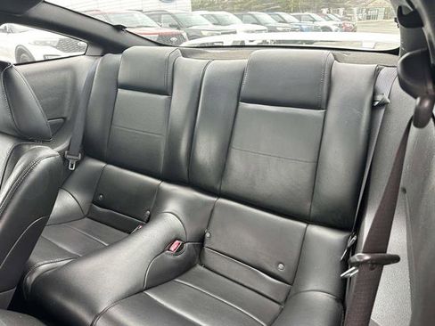 Used 2006 Ford Mustang Deluxe RWD image 10
